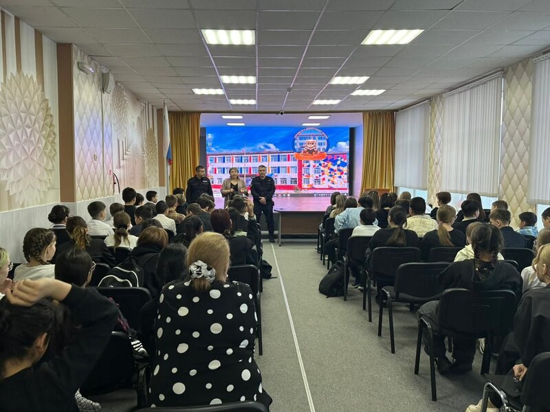 В рамках оперативно профилактической операции «Чистое поколение 2025» полицейские провели профилактические встречи со школьниками в Билибино и Эгвекиноте