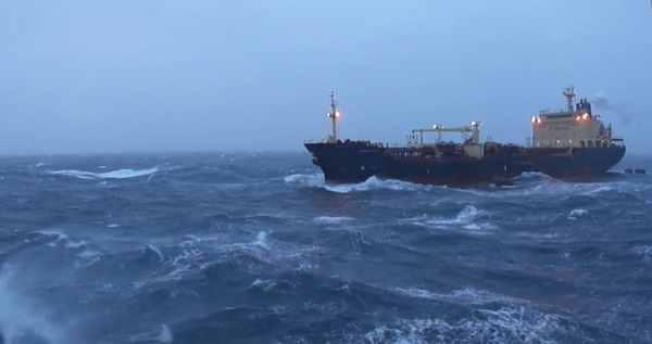 Танкер "Аммолит" потерял ход в Беринговом море у берегов Чукотки